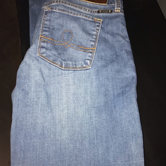 Size 12/31 Lucky Brand Sofia Boot jeans - Picture 3 of 3